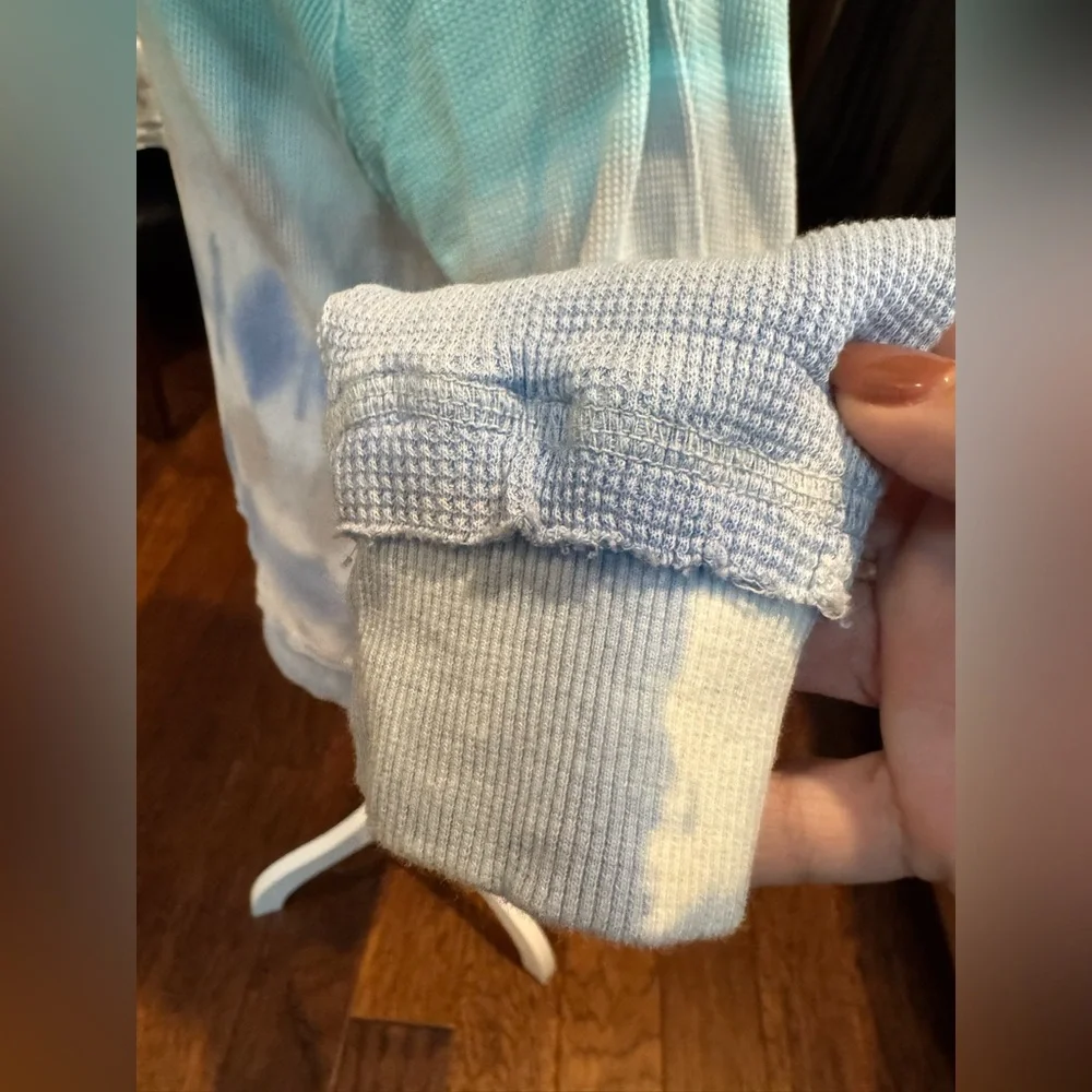 Simply, Southern tie-dye, thermal type shirt size medium - Picture 7 of 16